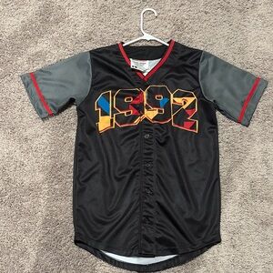 Men’s Black and Gray 1992 Graphic Jersey